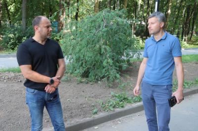 Подрядчик засеял травой нарушенный покров в ЦПКиО в Рязани